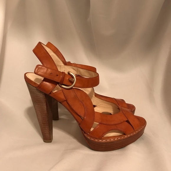 Coach British Tan Leather Heels - Size 8 - Picture 4 of 8
